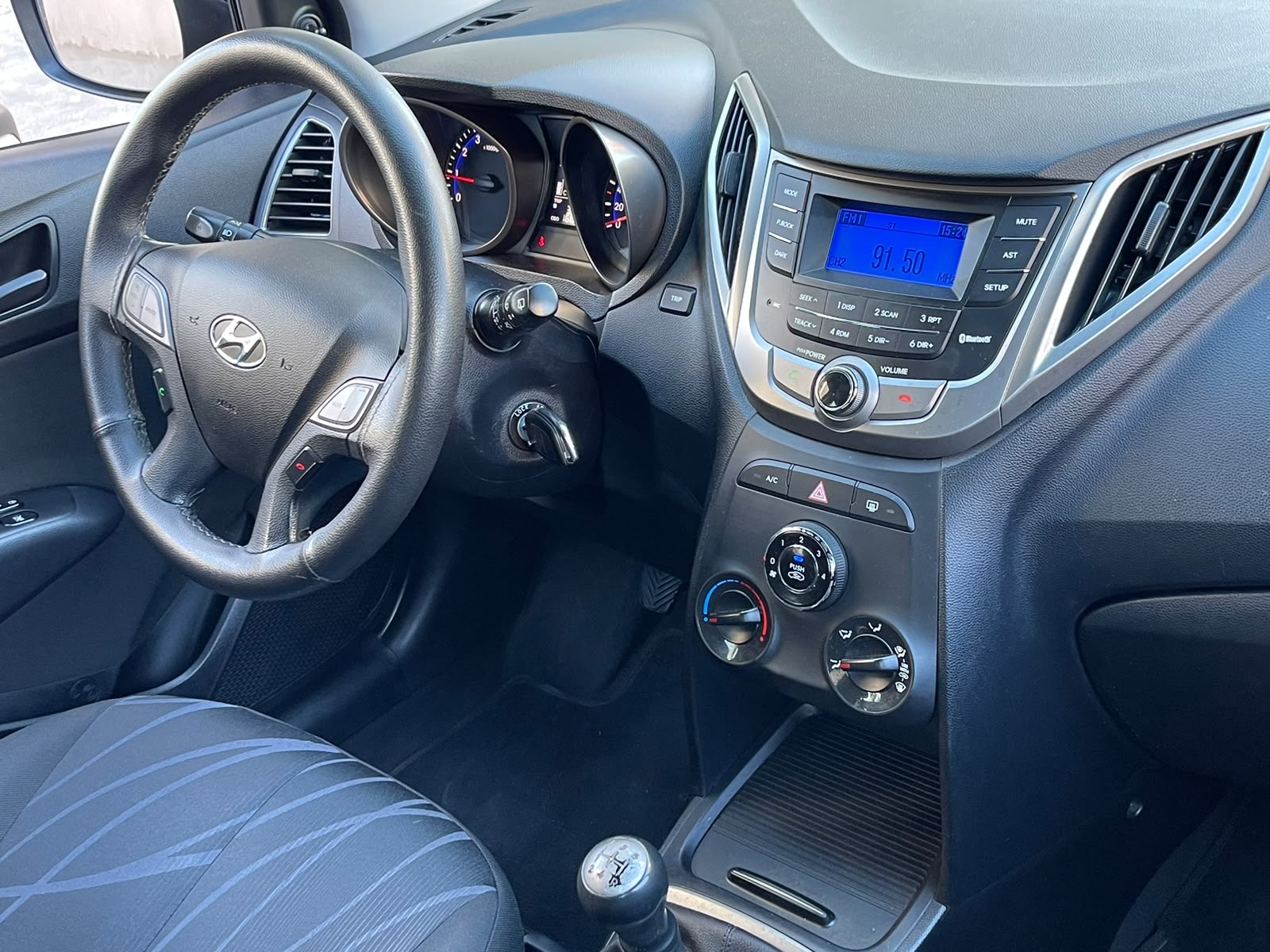 HYUNDAI HB20 1.0 2015 — Bernardo Autos Taubaté — foto 16