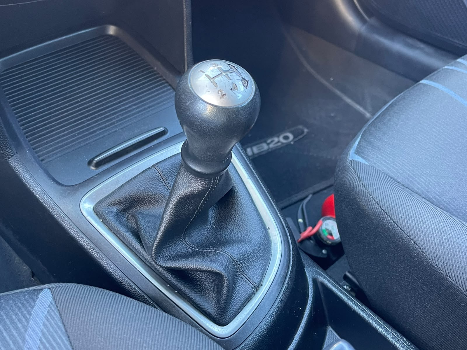 HYUNDAI HB20 1.0 2015 — Bernardo Autos Taubaté — foto 18